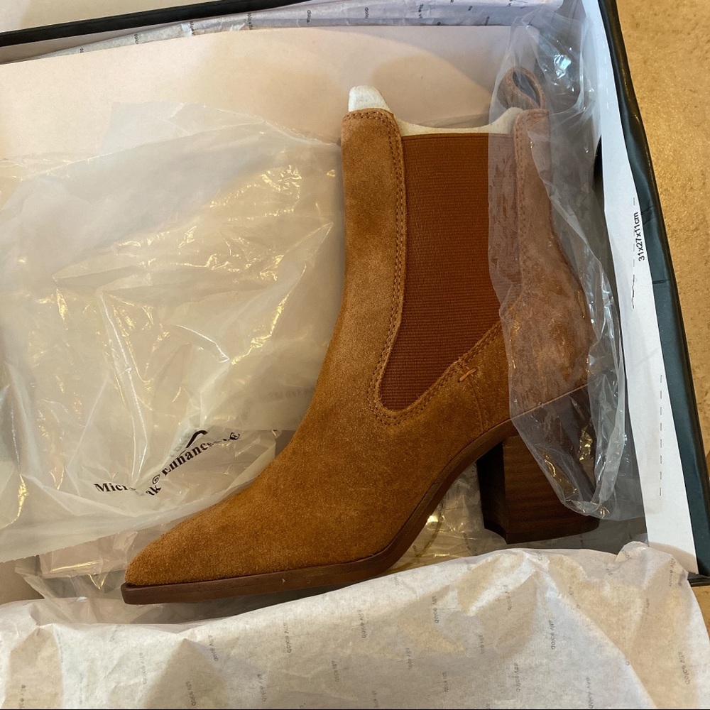 Dolce Vita Sabil Chelsea Boot - Picture 9 of 15